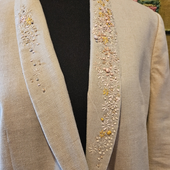 J. CREW Linen Blazer With Floral Lapel Details - Picture 11 of 12